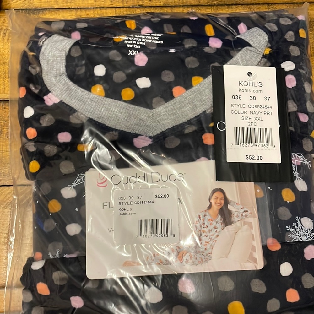 Cuddle duds fleece pajamas
